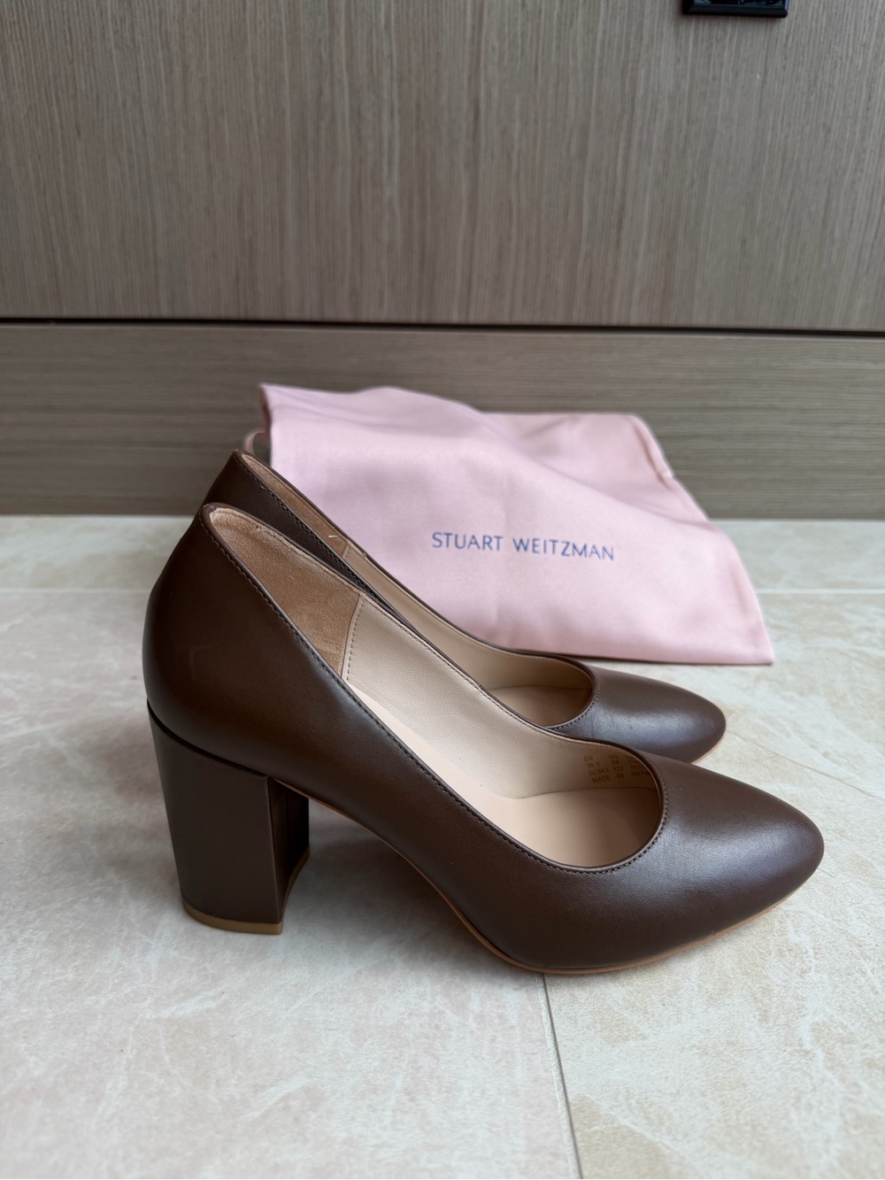 NWOB Stuart Weitzman Brown Leather Block Heel Pumps — Classic Round Toe - Size 6